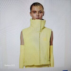 NWT Rains Womens Loop Vest In Color Straw. Size Medium